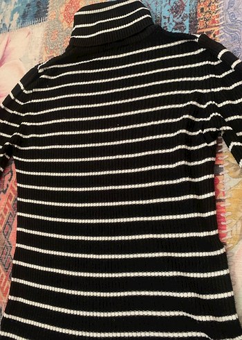 Kadın Siyah-Beyaz Çizgili Boğazlı Kazak - Görsel 2