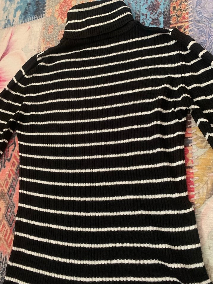 Kadın Siyah-Beyaz Çizgili Boğazlı Kazak - Görsel 2