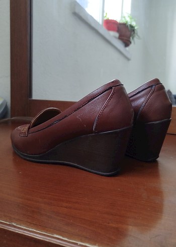 Kahverengi Deri Kadın Klasik Dolgu Topuklu Ayakkabı - Görsel 4