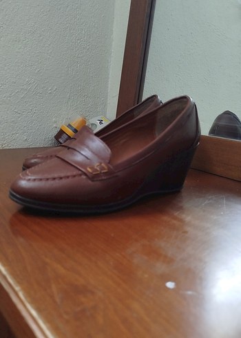 Kahverengi Deri Kadın Klasik Dolgu Topuklu Ayakkabı - Görsel 2