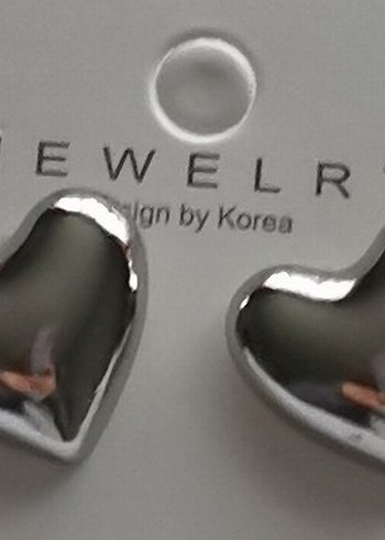 Gri Kalp Şeklinde Mini Düğme Küpeler - Görsel 3