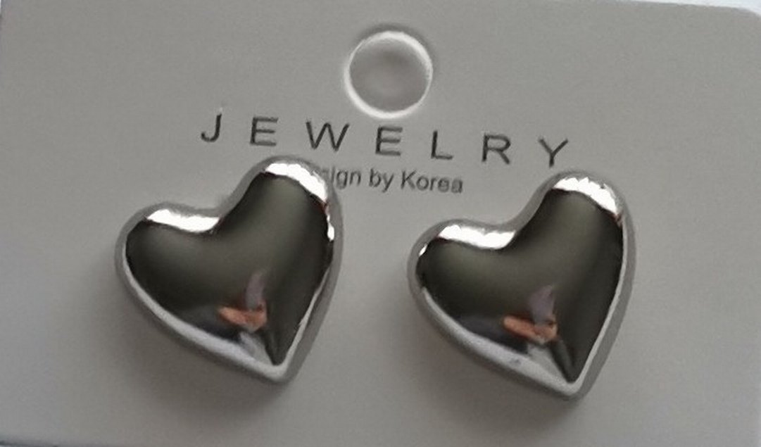 Gri Kalp Şeklinde Mini Düğme Küpeler - Görsel 3