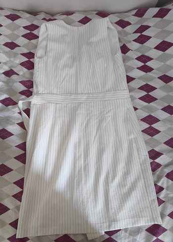 Beyaz V Yaka Kolsuz Mini elbise - Görsel 2