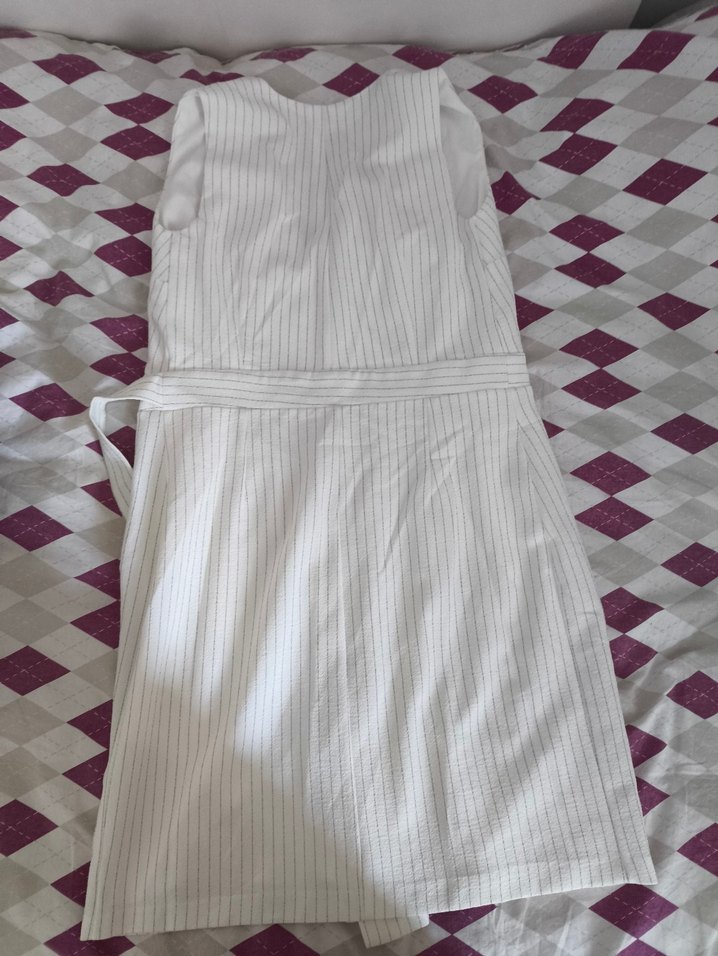 Beyaz V Yaka Kolsuz Mini elbise - Görsel 2