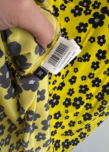 Academia marka Sarı Çiçek Desenli önü dekolteli mini elbise - Görsel 4