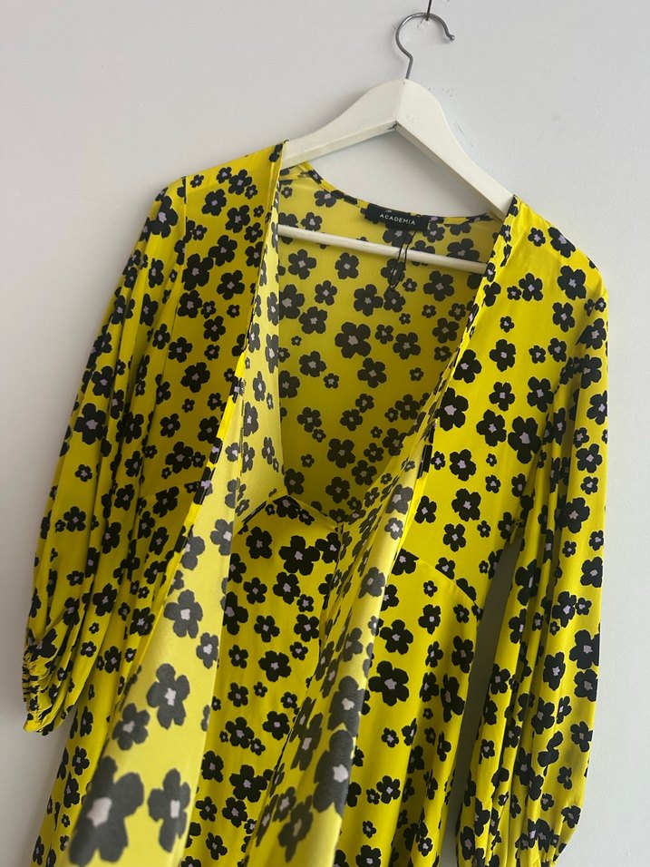 Academia marka Sarı Çiçek Desenli önü dekolteli mini elbise - Görsel 2
