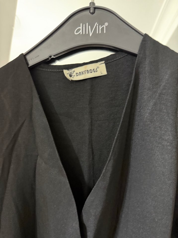 Düğmeli Siyah Kolsuz Uzun Elbise - Görsel 3