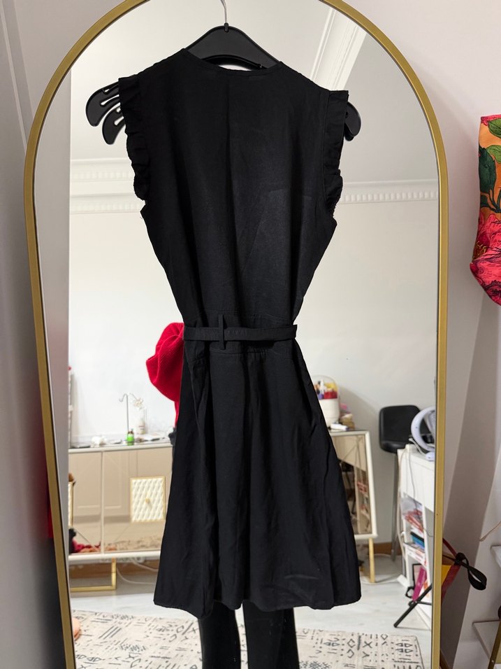 Düğmeli Siyah Kolsuz Uzun Elbise - Görsel 4