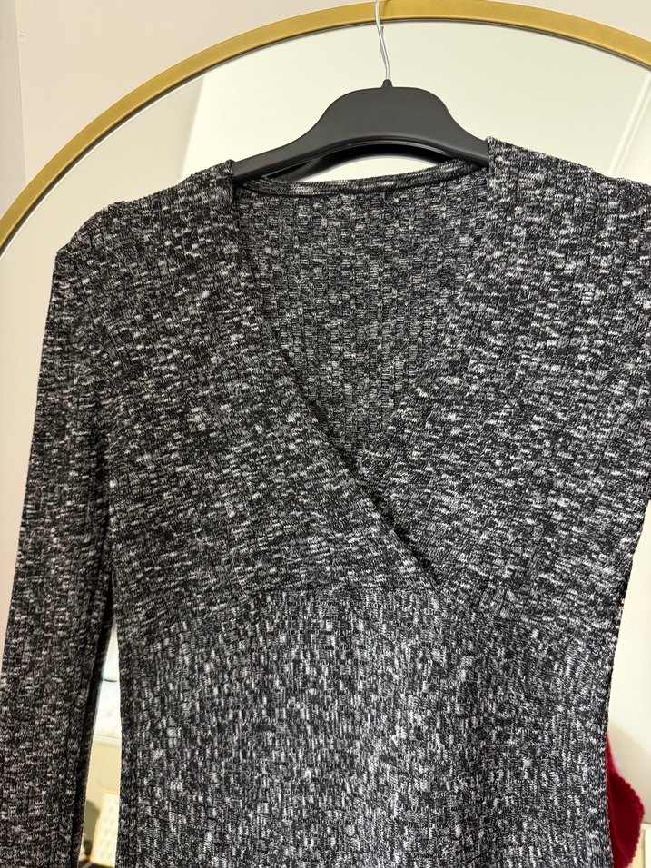 Gri V Yaka Triko Kadın Kazak - Görsel 2