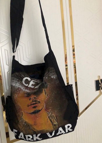 Siyah Baskılı Fermuarlı Kadın Çanta - Görsel 2