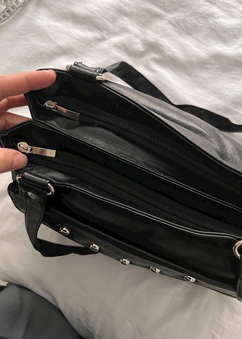 Siyah Parlak Deri Gotik Kadın Çantası - Görsel 6