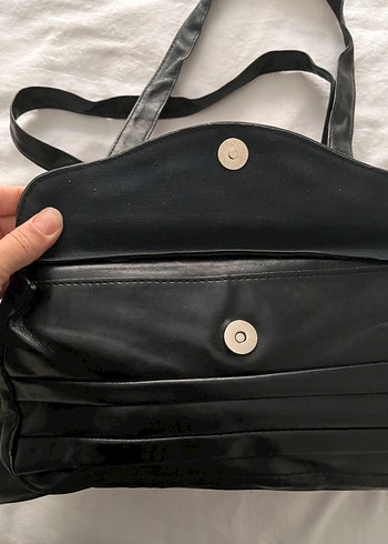 Siyah Parlak Deri Gotik Kadın Çantası - Görsel 4