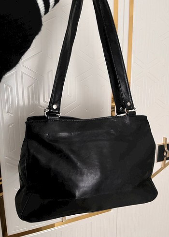 Siyah Parlak Deri Gotik Kadın Çantası - Görsel 8