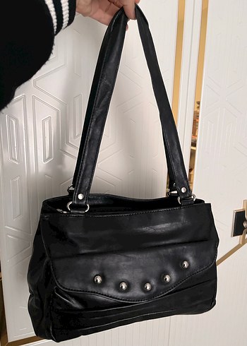 Siyah Parlak Deri Gotik Kadın Çantası - Görsel 7