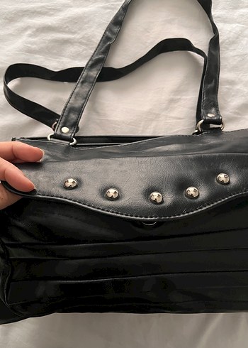 Siyah Parlak Deri Gotik Kadın Çantası - Görsel 9