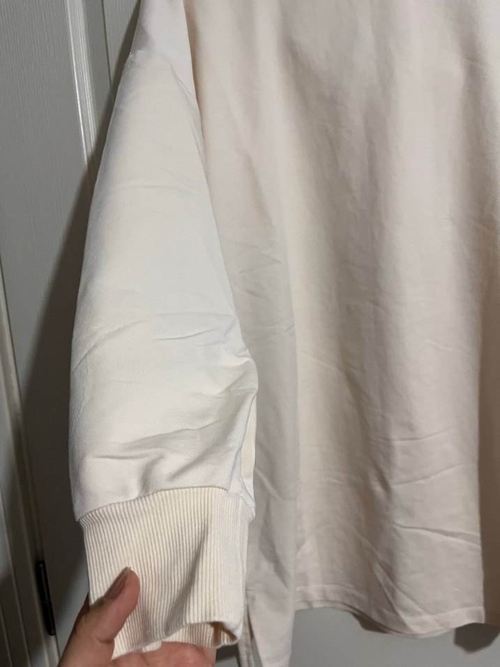 Kadın Beyaz Oversize Kapüşonlu Sweatshirt - Görsel 2