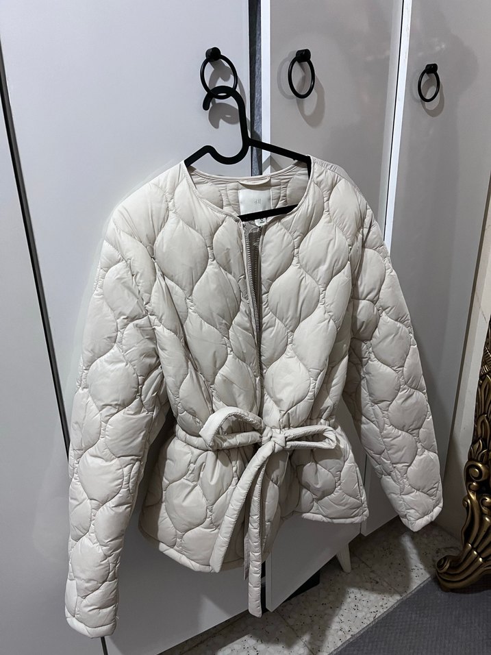 Beyaz Kuşaklı Kadın Mont - Görsel 2