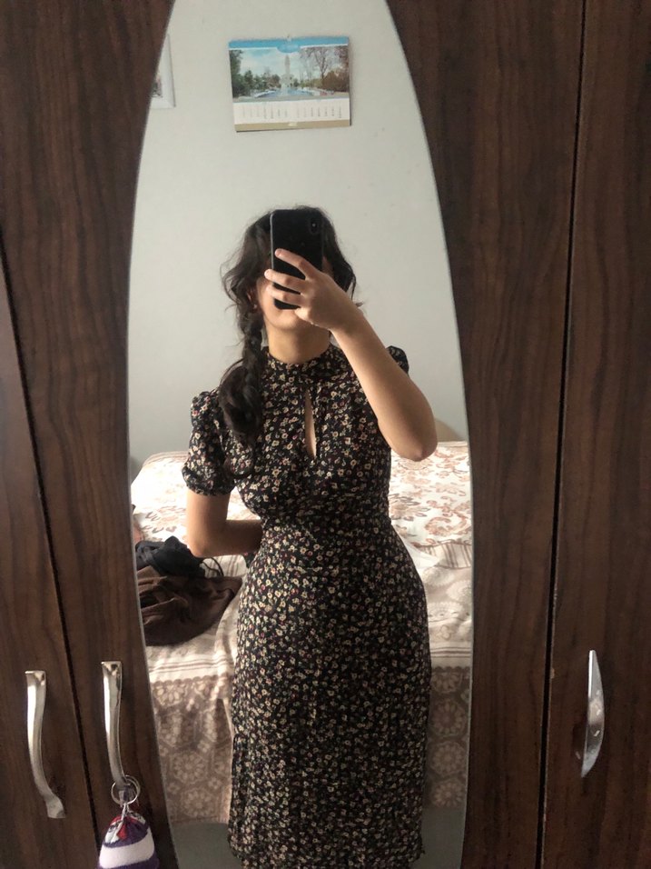 Pencere detaylı midi elbise - Görsel 4