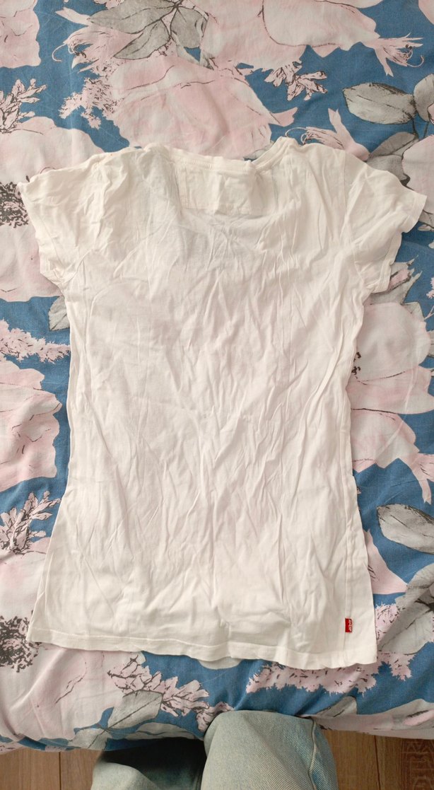 V Yaka Kısa Kollu Pamuklu tişört - Görsel 2