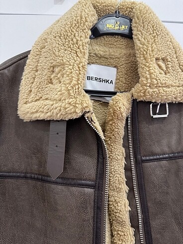 m Beden Bershka mont