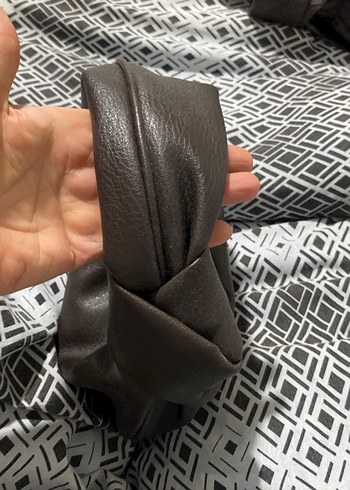 Kahverengi Deri Fermuarlı Yılan Desenli Çanta - Görsel 2