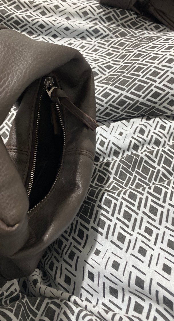 Kahverengi Deri Fermuarlı Yılan Desenli Çanta - Görsel 4