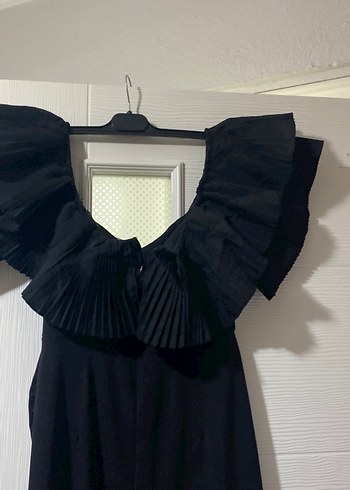 Piliseli V Yaka Siyah Uzun Abiye Elbise - Görsel 6