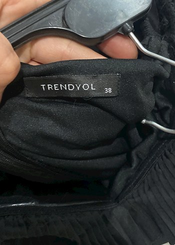 Piliseli V Yaka Siyah Uzun Abiye Elbise - Görsel 8