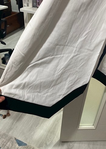 V Yaka Siyah Beyaz Uzun Elbise - Görsel 3