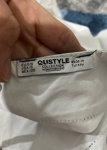 V Yaka Siyah Beyaz Uzun Elbise - Görsel 6