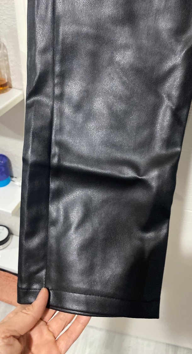 Kadın Siyah Deri Midi Pantolon - Görsel 3