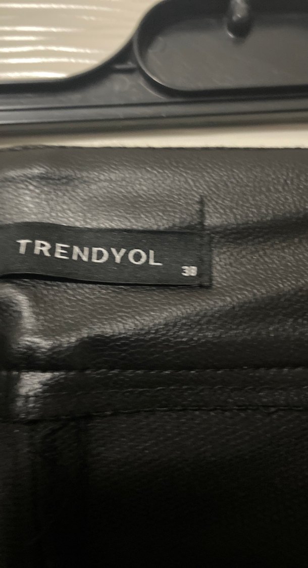 Kadın Siyah Deri Midi Pantolon - Görsel 4