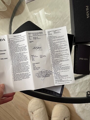 Prada 3-4 kere kullanıldı yeni sayılır