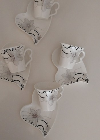 Gri Çiçek Desenli Beyaz Porselen Fincan ve Tabak - Görsel 3