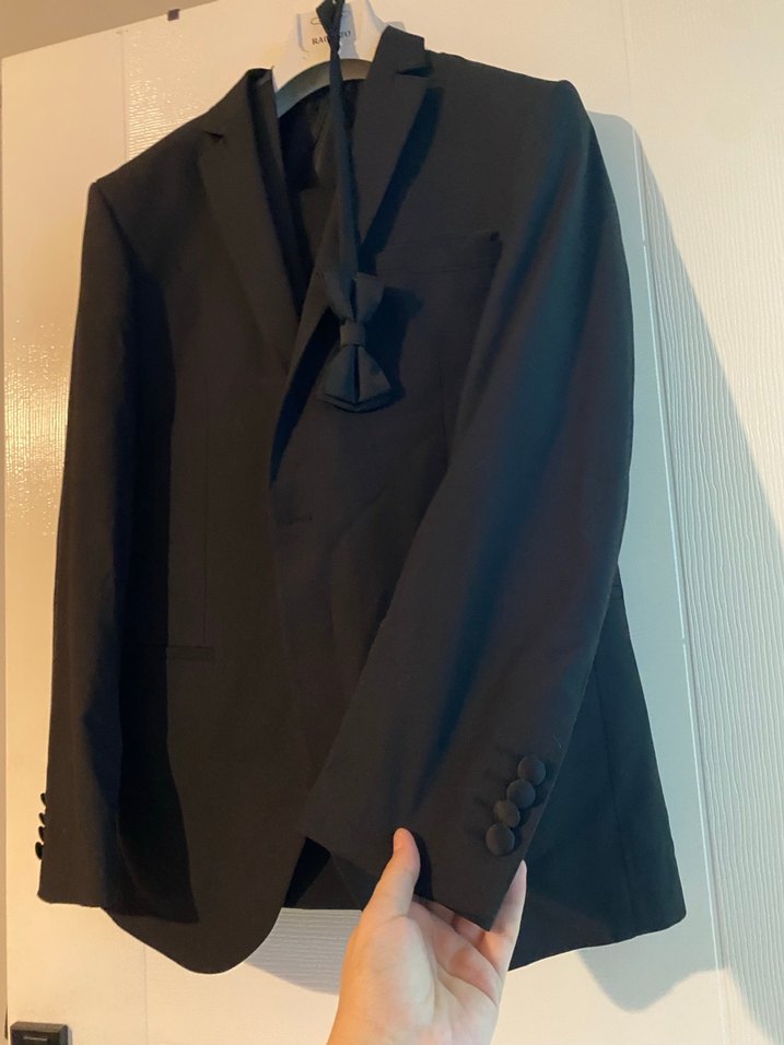 Erkek Siyah Düğmeli Klasik Kesim Takım Elbise - Görsel 3