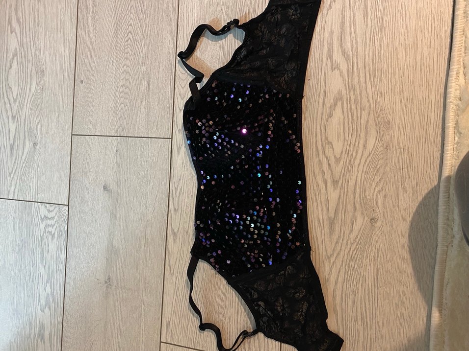 Siyah Payetli İnce Askılı Bustiyer - Görsel 3