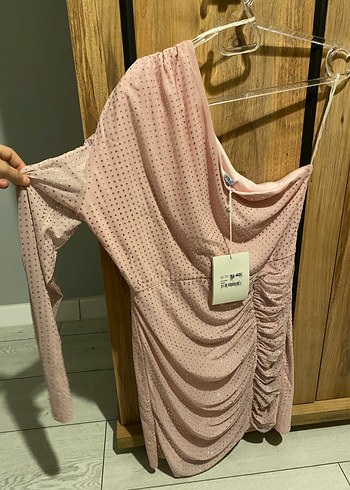 Pudra Pembe Drapeli Tek Omuz Mini Elbise - Görsel 2