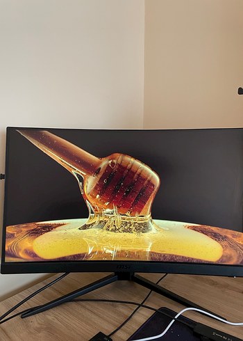 Msı 144hz curved monitör - Görsel 4