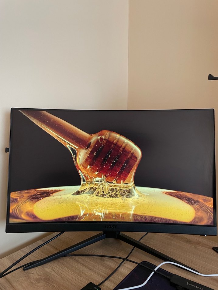 Msı 144hz curved monitör - Görsel 4