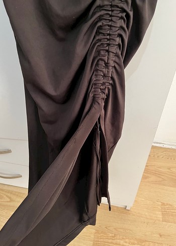 Siyah Yırtmaçlı Uzun Elbise - Görsel 2