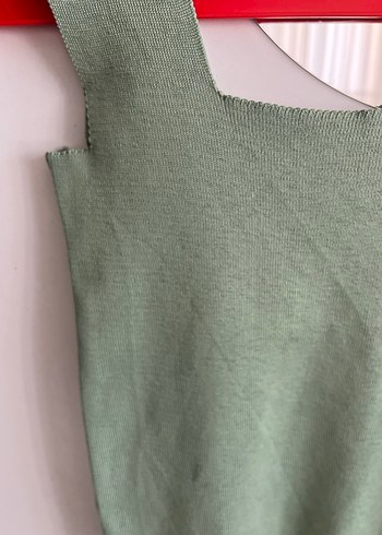 V Yaka Yeşil Kadın Atlet - Görsel 3