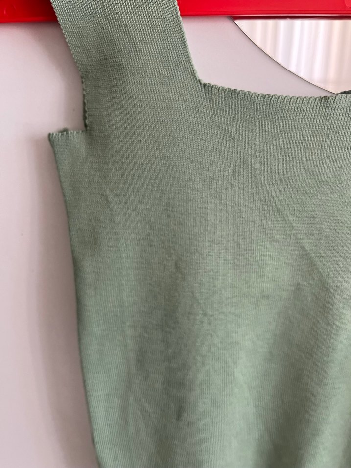 V Yaka Yeşil Kadın Atlet - Görsel 3