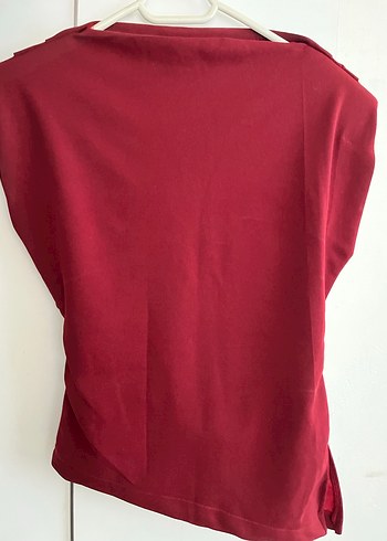 Bordo Drapeli Yüksek Yakalı Kolsuz Bluz - Görsel 3