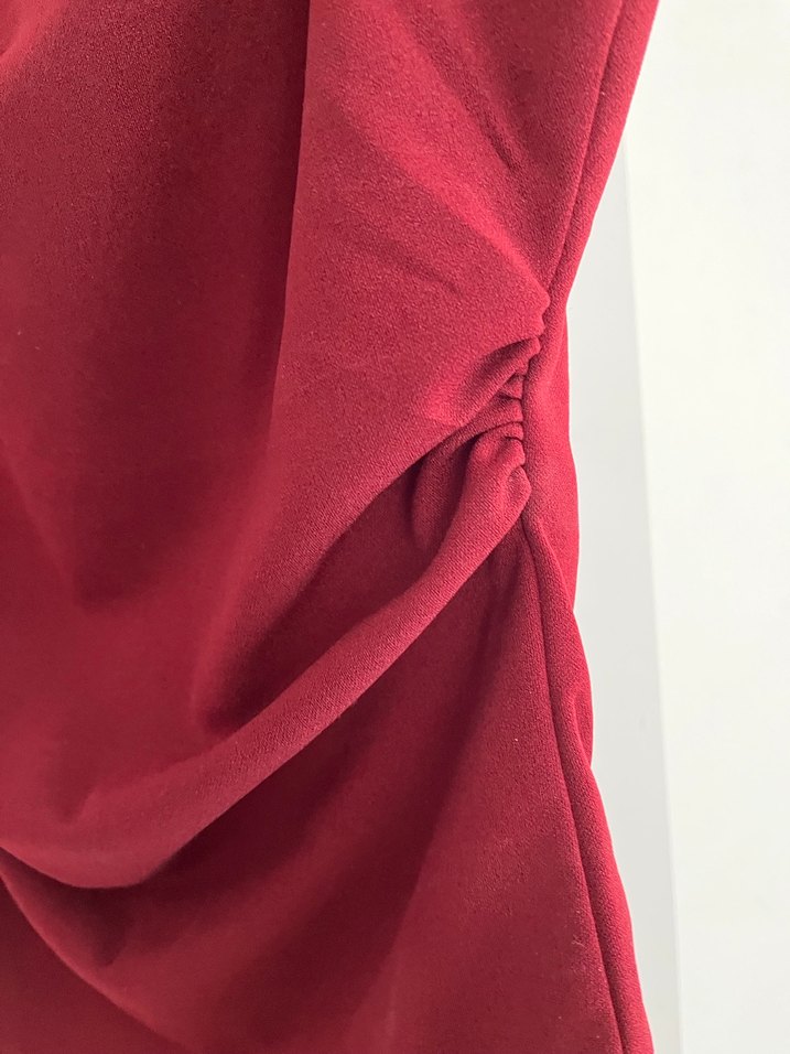 Bordo Drapeli Yüksek Yakalı Kolsuz Bluz - Görsel 5