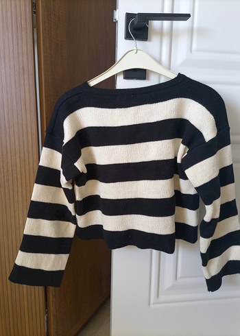 Düğmeli Siyah Beyaz Çizgili Kadın Hırka - Görsel 4