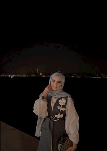 Gri İpek Dokulu Dökümlü Kadın Yelek - Görsel 4