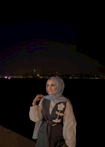 Gri İpek Dokulu Dökümlü Kadın Yelek - Görsel 2