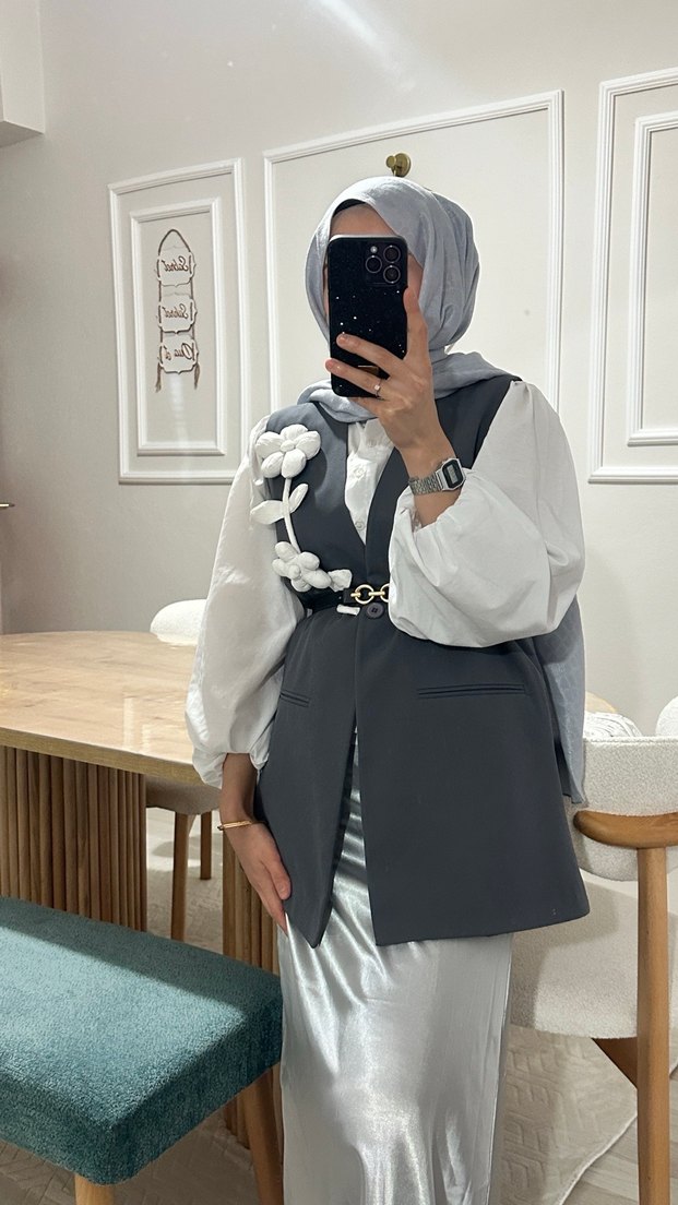 Gri İpek Dokulu Dökümlü Kadın Yelek - Görsel 5