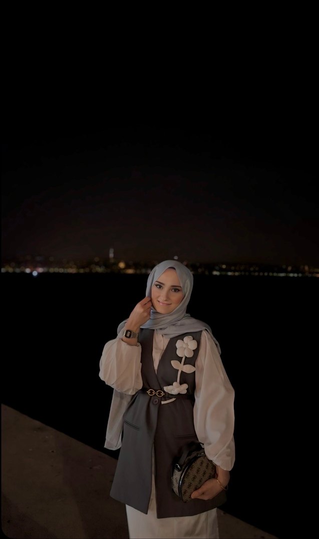 Gri İpek Dokulu Dökümlü Kadın Yelek - Görsel 4