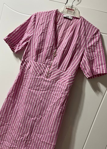 Pembe Çizgili V Yakalı Uzun Elbise - Görsel 4